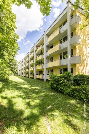 Direkt am Park: Charmante, bezugsfreie Eigentumswohnung mit Westbalkon und Blick ins Grüne – 81927 München – Vorschaubild 3
