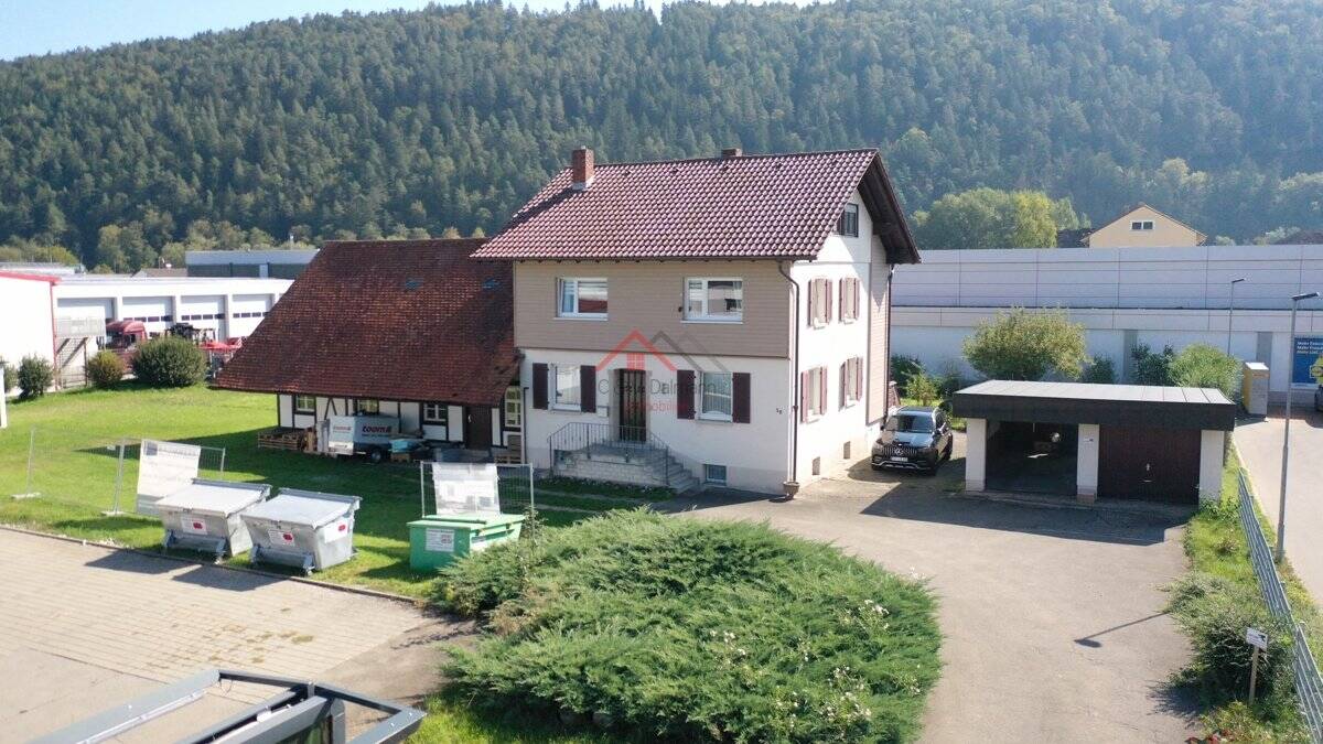 Ihre Gelegenheit - Großes Gewerbeareal mit Wohnhaus und vier Garagen in bester Lage von Tuttlingen! – Tuttlingen – Bild 1 von 9