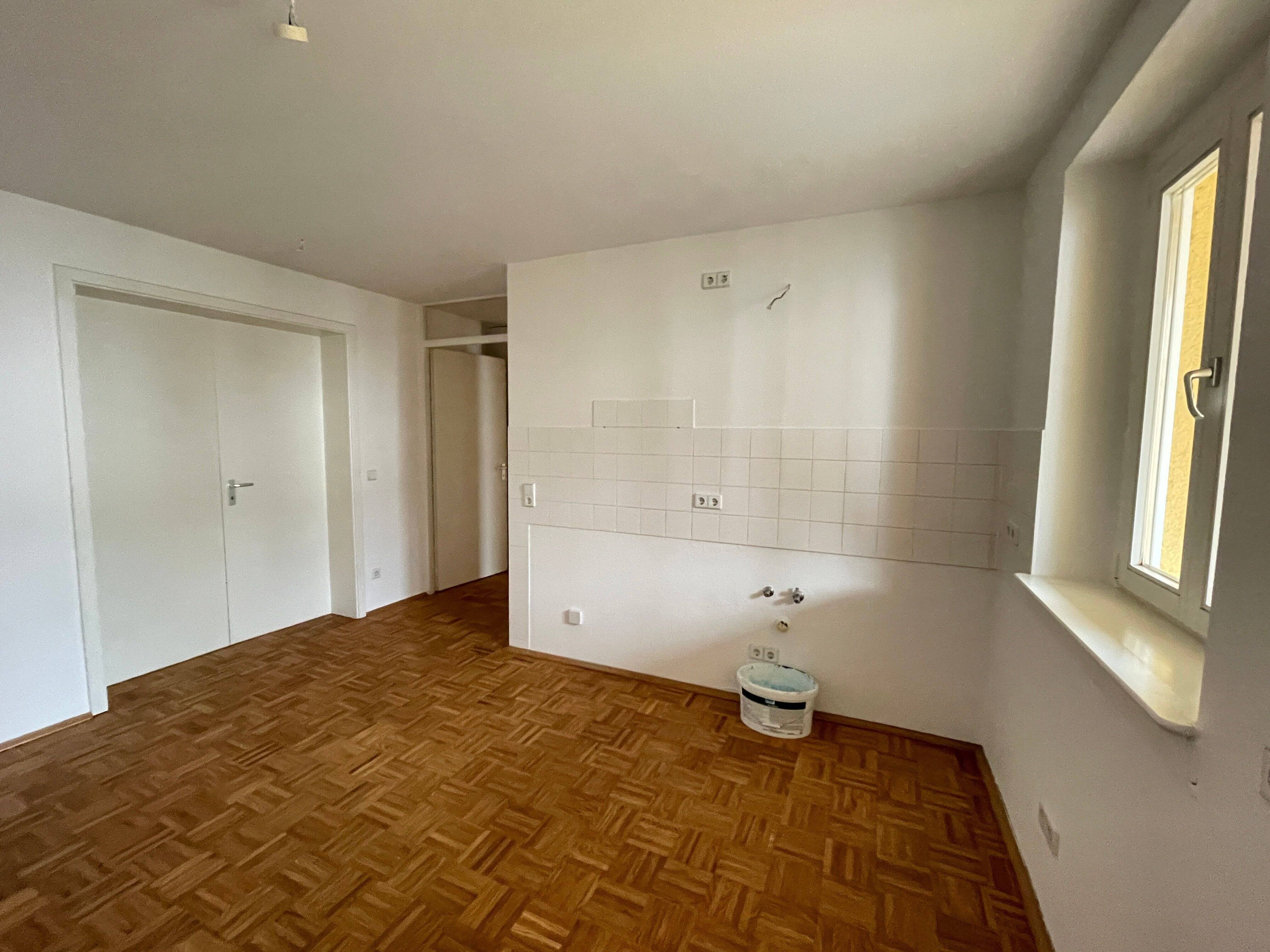 Wunderschöne Wohnung mit Parkett sucht neuen Mieter!!! – Chemnitz – Vorschaubild 3