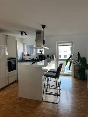 Hochwertige 3-Zimmer-Wohnung mit offener Küche & 2 Balkonen – 70174 Stuttgart – Vorschaubild 2