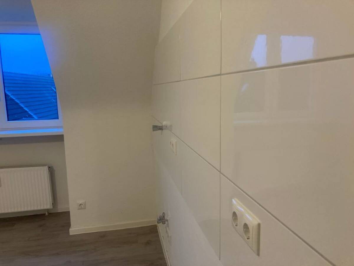 ** Modernisierte 2-Zi-Wohnung in zentraler Lage von Essen-Holsterhausen * – 45145 Essen – Bild 1 von 9