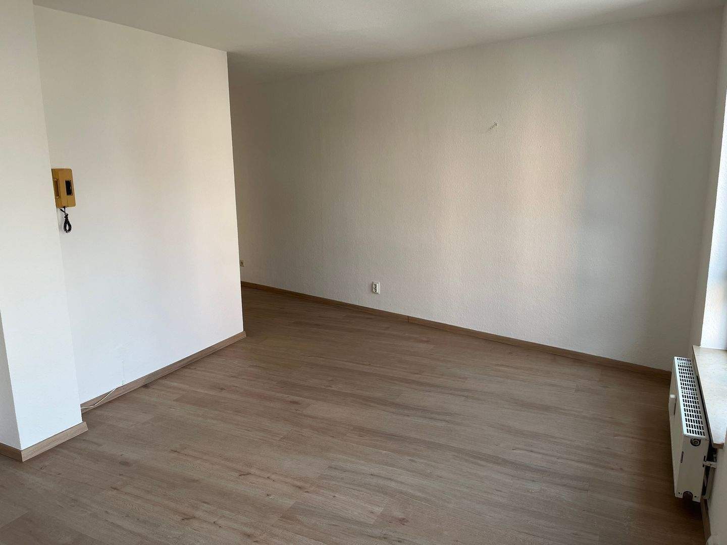 Gemütliche und helle 1 Zimmer-Wohnung mit Pantry-Küche, Duschbad, 1. OG - in der Nähe des Nordklinikums – Nürnberg – Vorschaubild 7