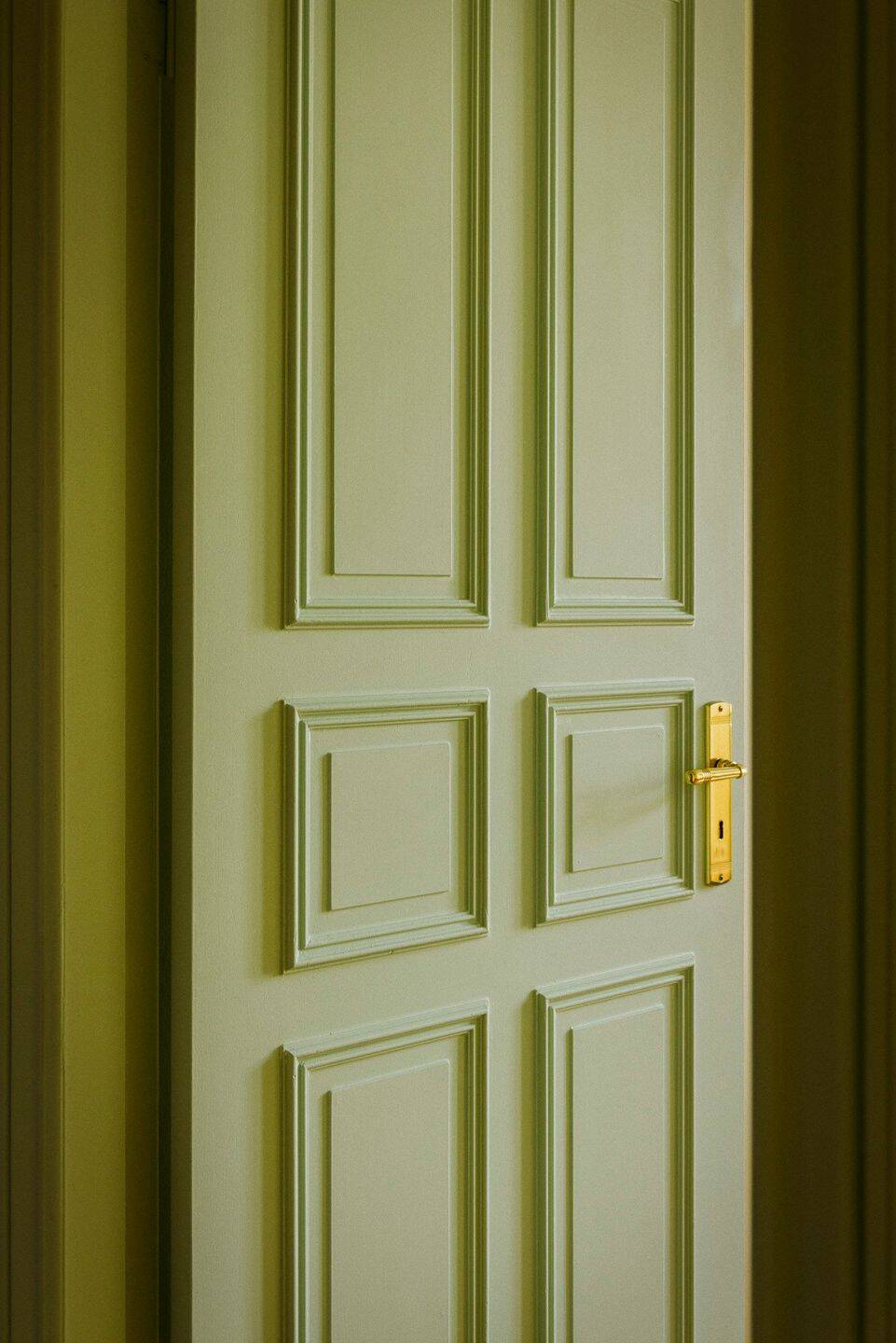 Klassischer Altbau mit Südbalkon, Licht und klarer Gestaltung in ruhiger Lage – Berlin – Vorschaubild 7