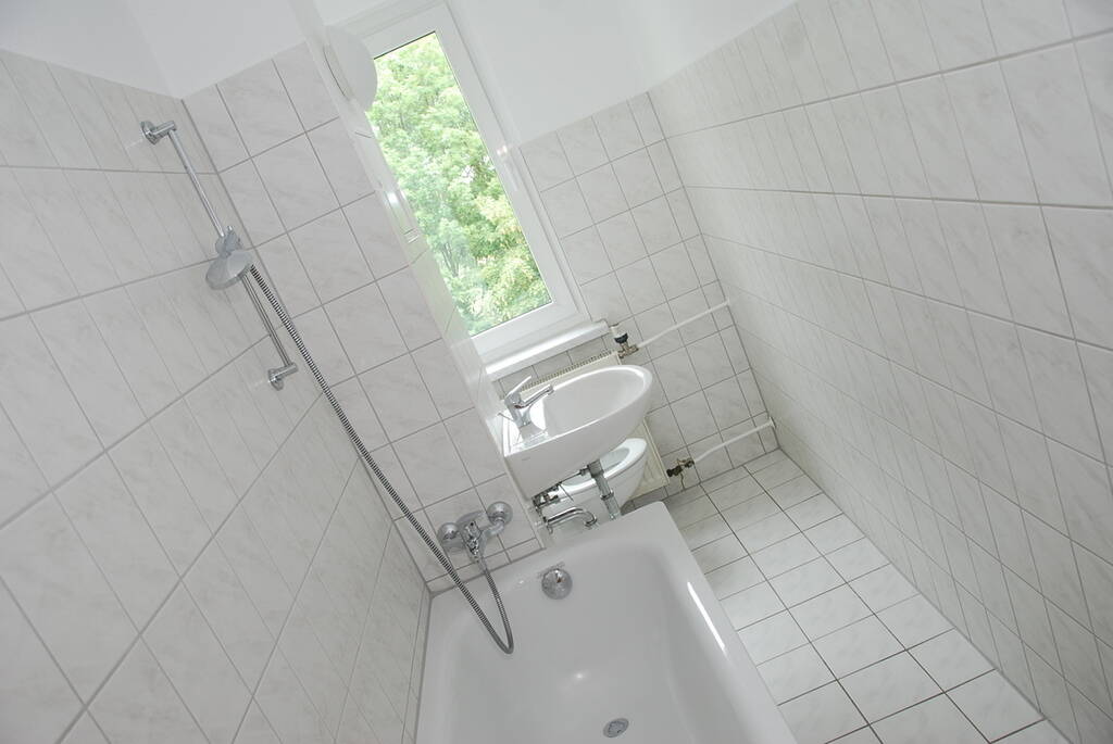 3-Raum-Wohnung mit Badewanne – Chemnitz – Vorschaubild 4