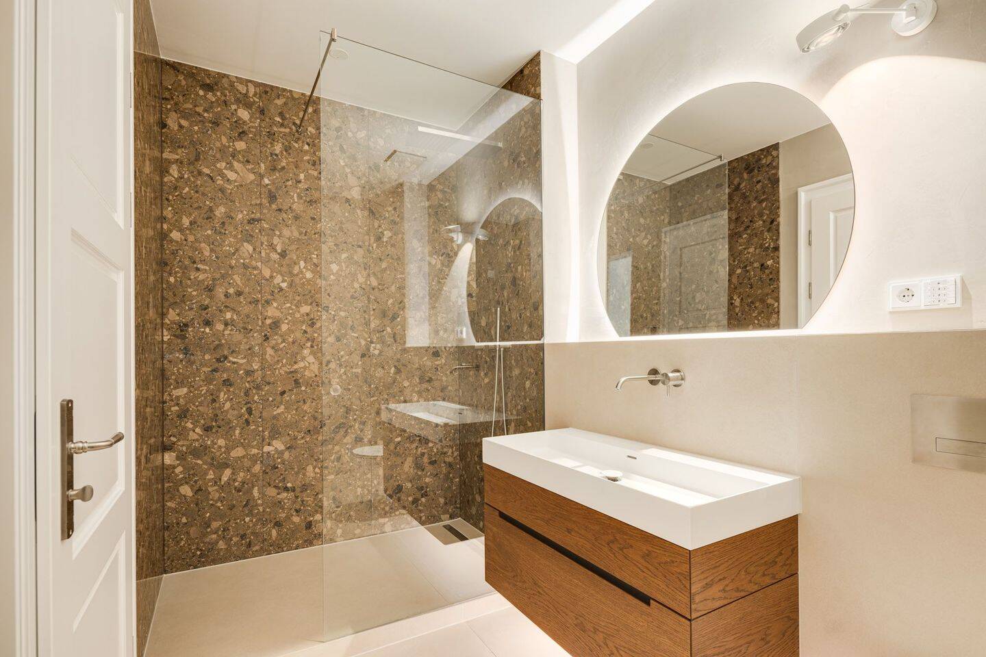 Wohnen über den Dächern: Luxus-Maisonette im Altbau – München – Vorschaubild 8