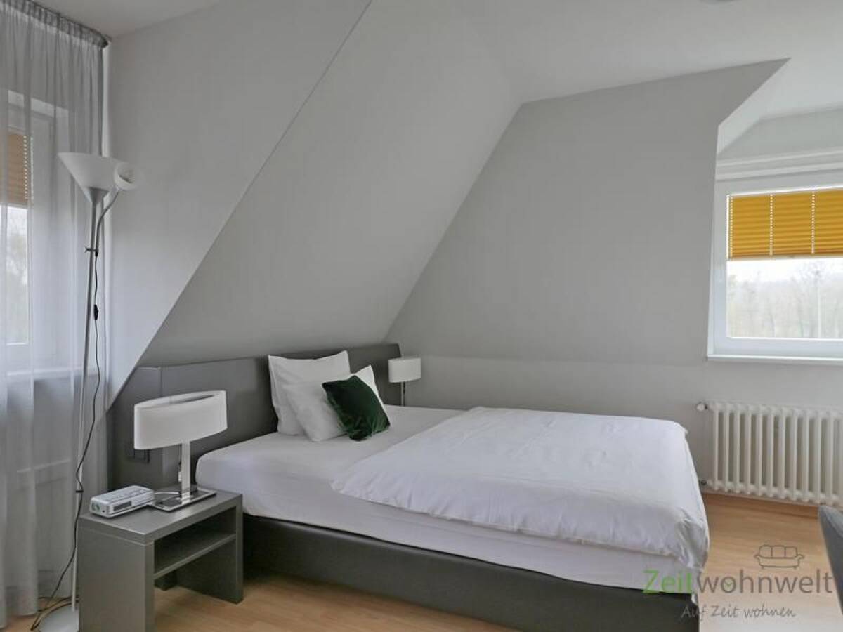 (EF0423_M) Kassel-Stadt: Bad Wilhelmshöhe, möbliertes Apartment mit großer Fensterfront, WLAN inklusive – 34131 Kassel – Bild 1 von 6