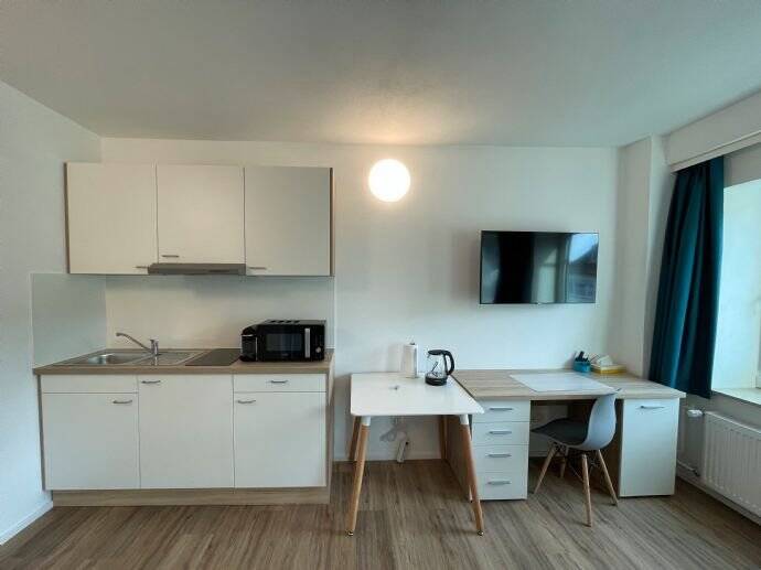 Boardinghouse - Apartments zur Kurzzeitmiete im Studio mit Küche in separatem Raum – Heilbronn – Vorschaubild 3