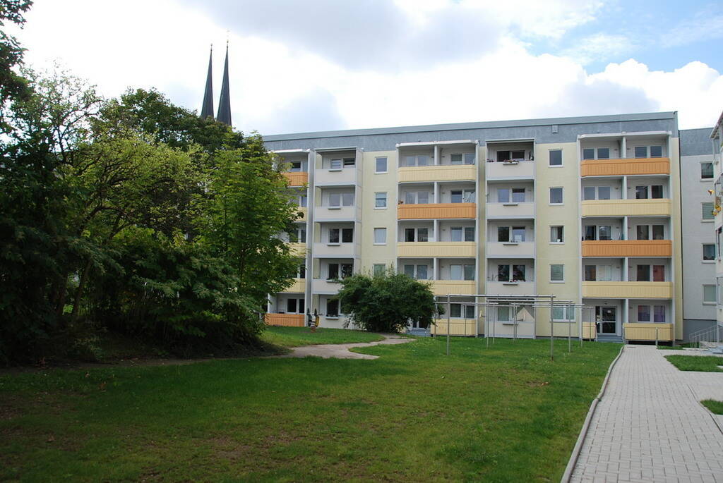Helle 2-Raum-Wohnung mit Balkon