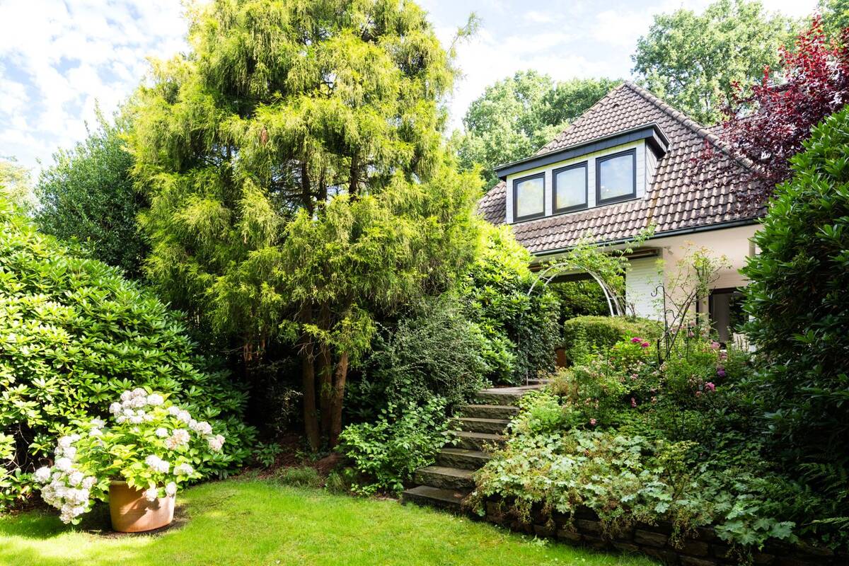 Ihr neues Zuhause in Borgfelder Bestlage - Großzügiges Einfamilienhaus mit Doppelgarage – 28357 Bremen – Bild 1 von 9
