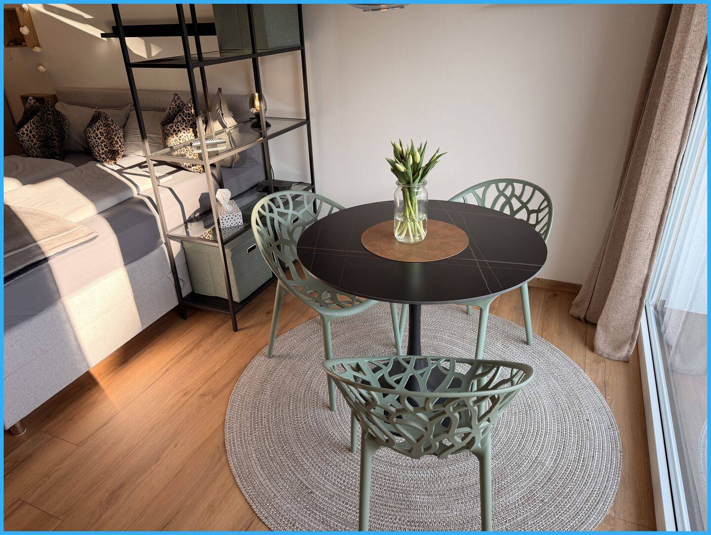 Luxuriöses, neu möbliertes Appartement - direkt bei der BMW FIZ-Windkanal - großer Balkon – München – Vorschaubild 6