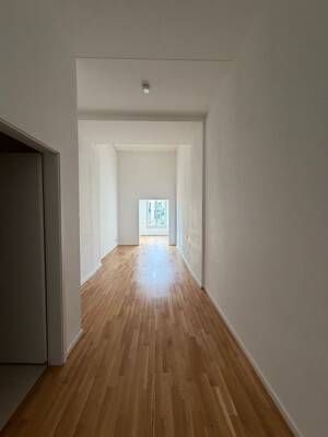 Zentrale 3,5-Raum-Wohnung: Einbauküche und Terrasse – 1067 Dresden – Vorschaubild 8