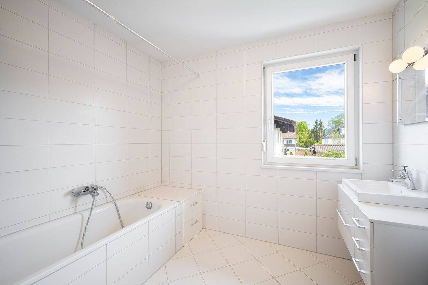 H&G - Ihr A+ Familienupgrade - Ökologisches Niedrigenergiehaus mit PV-Anlage & grünem Garten in Vaterstetten – Vaterstetten – Vorschaubild 9