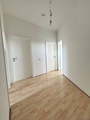 Einbauküche, zwei Balkone, Tageslichtbad mit Wanne!!! – 39112 Magdeburg – Vorschaubild 6