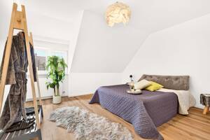 GALERIEAUSBLICK - Traumhafte 3,5-Zimmer Maisonette-Wohnung mit Stellplatz in Stuttgart-Plieningen – 70599 Stuttgart – Vorschaubild 5