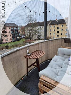 Gepflegte Altbauwohnung in Biebrich! Balkon und TGL-Bad! Für den Single oder das Pärchen!