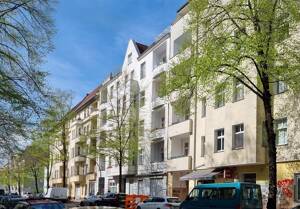 Vermietete 2-Zimmer-DG-Maisonetten-Wohnung mit Südterrasse im Gartenhaus im Neuköllner Richardkiez!