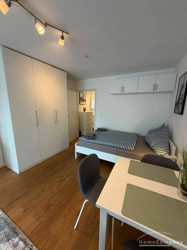 Modern möbliertes Apartment mit Balkon – München – Vorschaubild 4