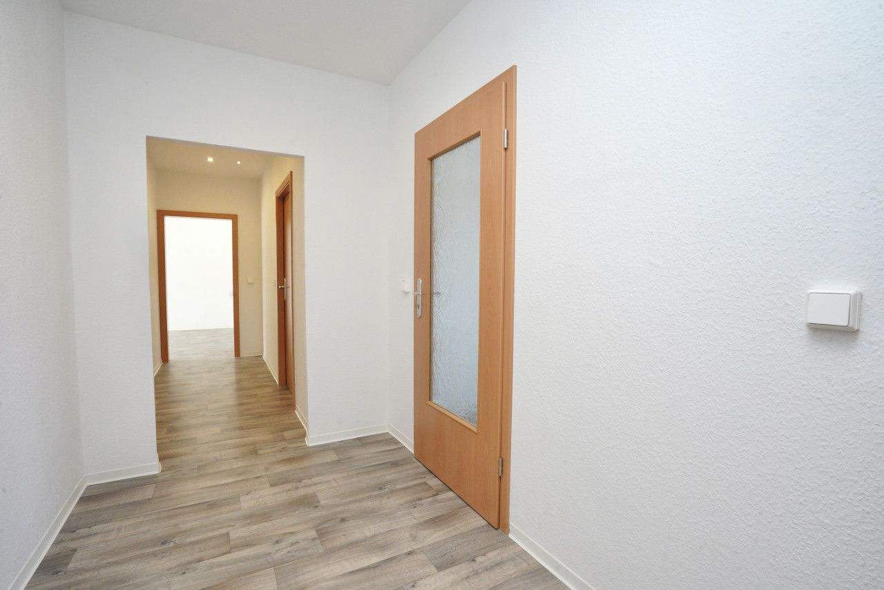 Balkon / Aufzug / Bad mit Fenster – Chemnitz – Vorschaubild 9