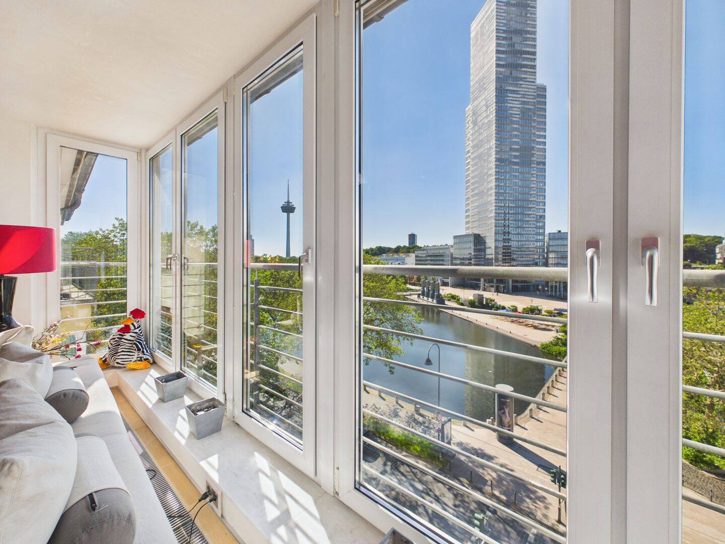 Penthouse-Maisonette am MediaPark mit 3 TG-Stellplätzen – Köln – Vorschaubild 2