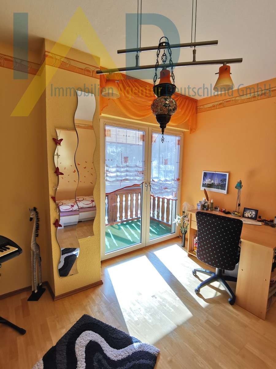 Wohnen im Thüringer Wald: Haus mit Einliegerwohnung und weitläufigem Grundstück – Probstzella – Vorschaubild 4