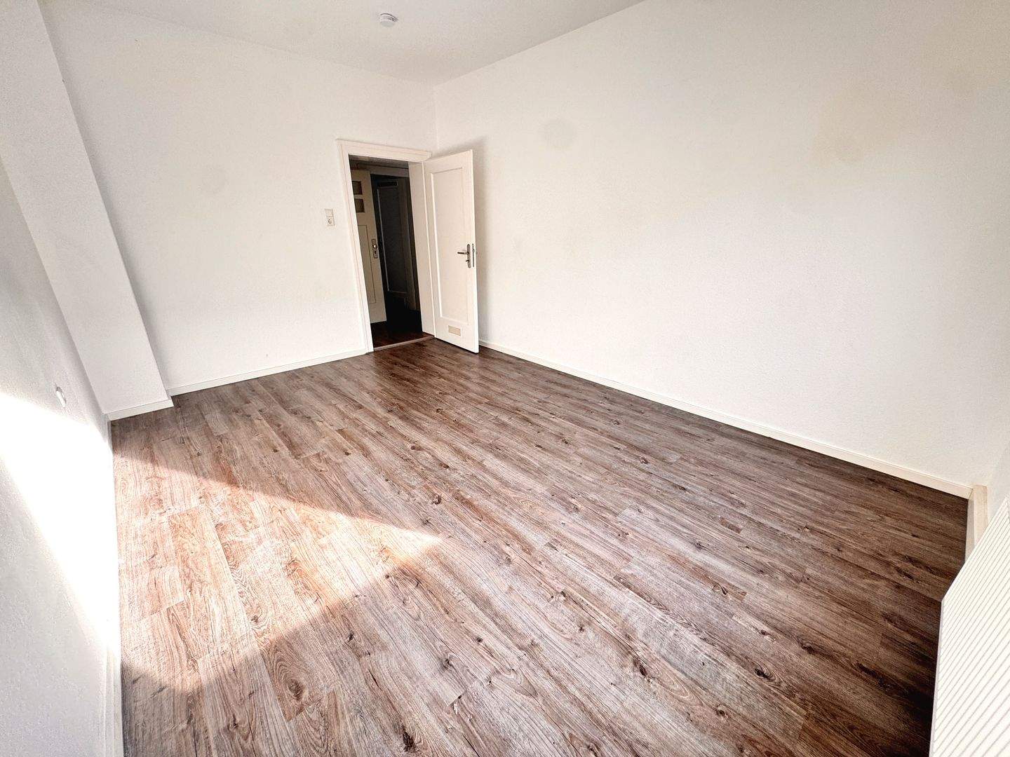 Provisionsfrei – Freie und gepflegte 2-Zimmer-Wohnung in Nürnberg – Nürnberg – Bild 1 von 9