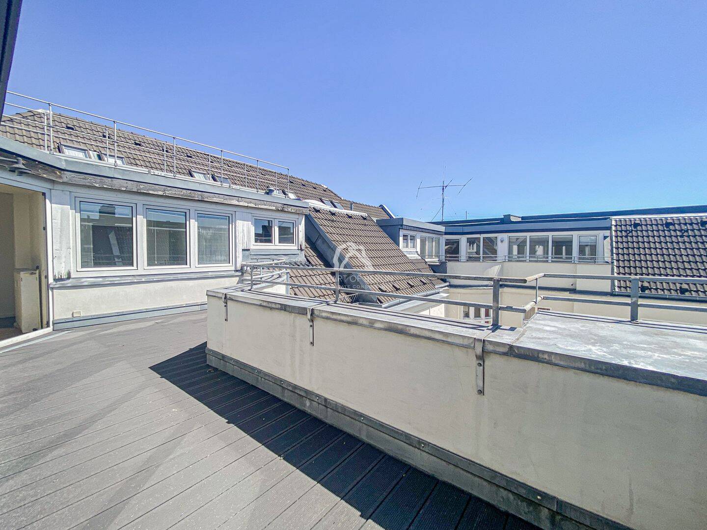 ÜBER DEN DÄCHERN MOABITS! SUPERHELLE DACHGESCHOSSWOHNUNG MIT GROßER TERRASSE&AUFZUG! PROVISIONSFREI! – Berlin – Vorschaubild 6