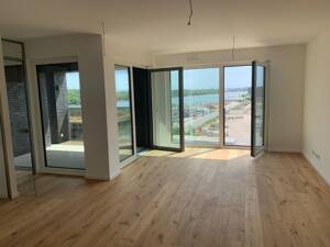 Blick auf Hafenbecken, Repräsentativ, Provisionsfrei, Neubau, Erstbezug, 4-Zimmer Wohnungen im 5. OG mit Loggia