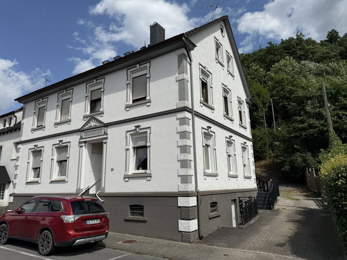 #KOMINOS IMMOBILIEN# Mehrgenerationenhaus in Rönkhausen – Finnentrop – Bild 1 von 6