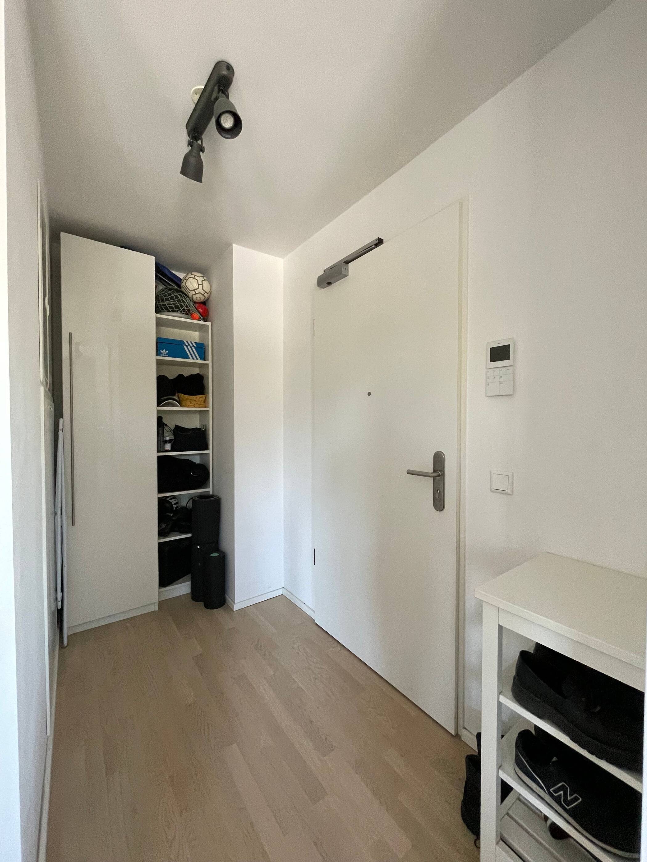 BESTE ZENTRALE LAGE: möblierte 1-Zimmer-Whg mit schönem unverbautem Blick in den Luitpoldpark inkl. Westbalkon – München – Vorschaubild 6