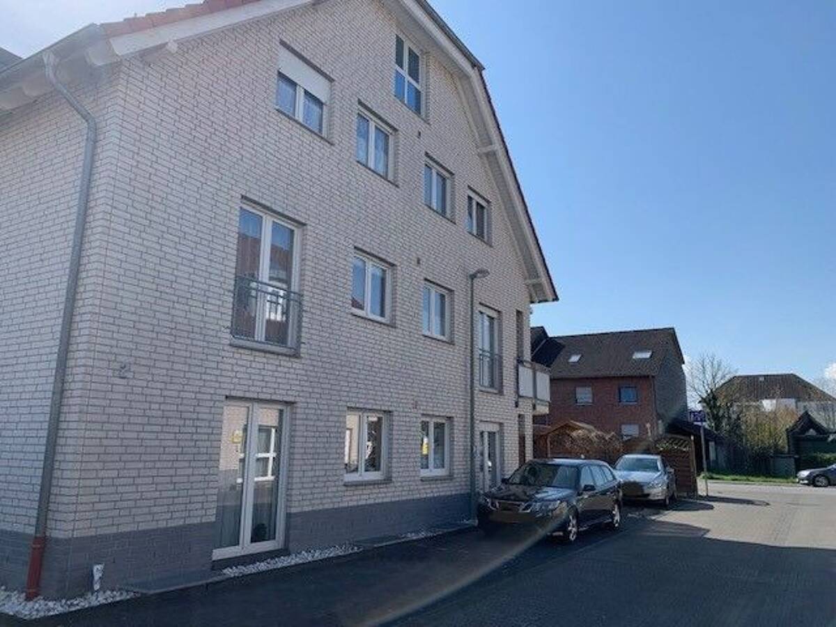 Charmante 3-Zimmer-Eigentumswohnung mit Balkon und Carport zentral und ruhig – 33100 Paderborn – Bild 1 von 9