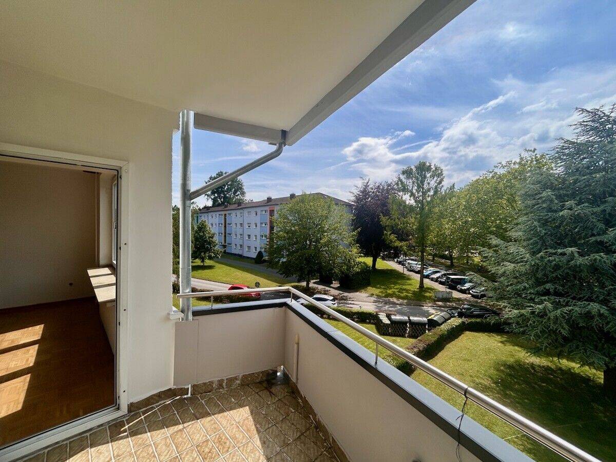 Großzügige 5-Zimmer-Eigentumswohnung mit Balkon, Garage und außergewöhnlichem Grundriss