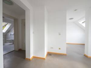 Gemütliche Dachwohnung mit ausgebauter Zusatzfläche im 2.DG (insgesamt ca. 61m²) – 70178 Stuttgart – Vorschaubild 3