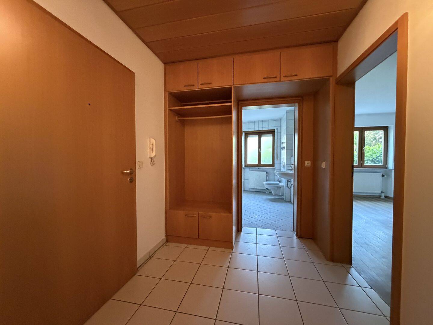 Zentral und ruhig wohnen: Sehr schöne 2-Zimmer-Wohnung mit Einbauküche und Terrasse – Erlangen – Vorschaubild 5