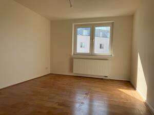 Sanierte Wohnung mit Balkon und neuer EBK in Wilhelmshöhe – 34131 Kassel – Vorschaubild 2