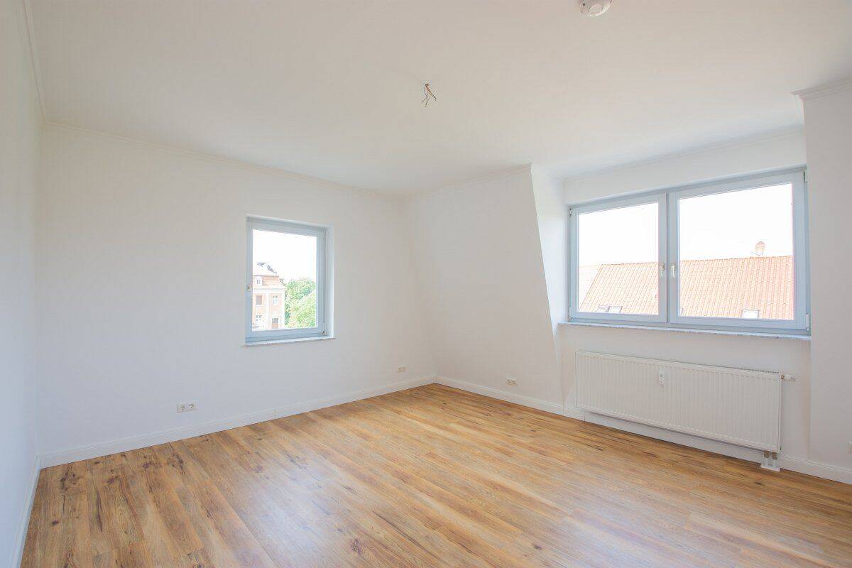 PROVISIONSFREI | Exklusive 5-Raum-Dachgeschosswohnung mit Parkblick, Balkon, Aufzug & TG-Stellplatz – Neuruppin – Vorschaubild 5