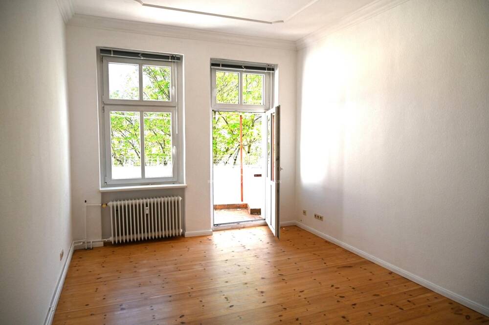Klassisch+Charmant: Altbauwohnung im Kiez mit Dielenboden, Wannenbad und Balkon, bezugsfrei! – Berlin – Vorschaubild 4