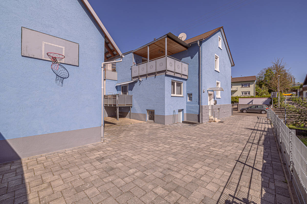 Viel Platz für Familie, Hobby & Freizeit - Gepflegtes Zweifamilienhaus auf tollem Grundstück – Bretten – Vorschaubild 2