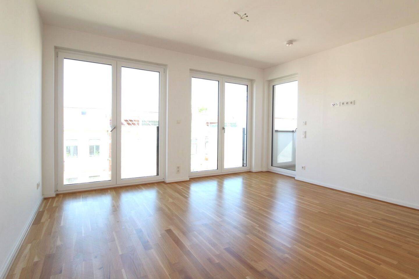 Helle 2 Zimmer mit EBK und Balkon in ruhiger Seitenstraße! – Leipzig – Vorschaubild 2