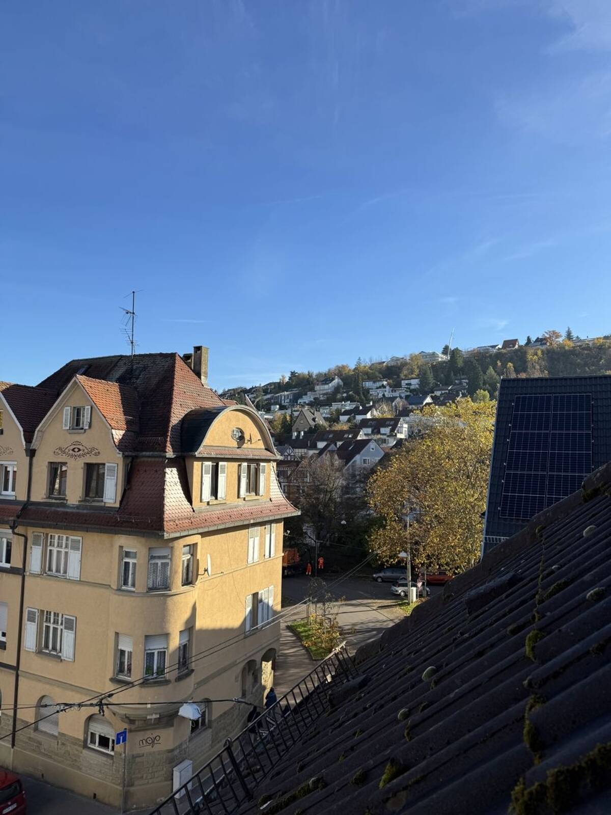 Modern geschnittene Maisonette im Dachgeschoss - zentrumsnah in Stuttgart-Feuerbach – 70469 Stuttgart – Bild 1 von 9