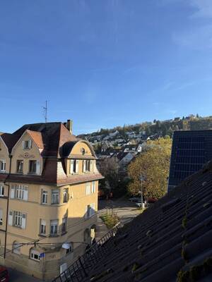 Modern geschnittene Maisonette im Dachgeschoss - zentrumsnah in Stuttgart-Feuerbach
