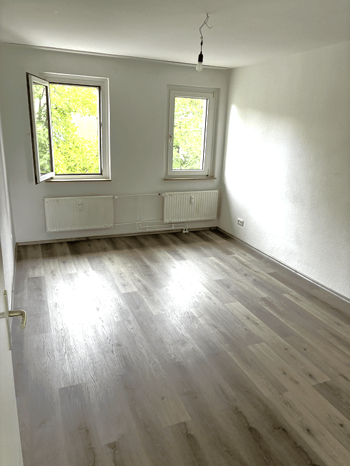 Helle 1-Zimmer-Wohnung mit großer Küche und Tageslichtbad!