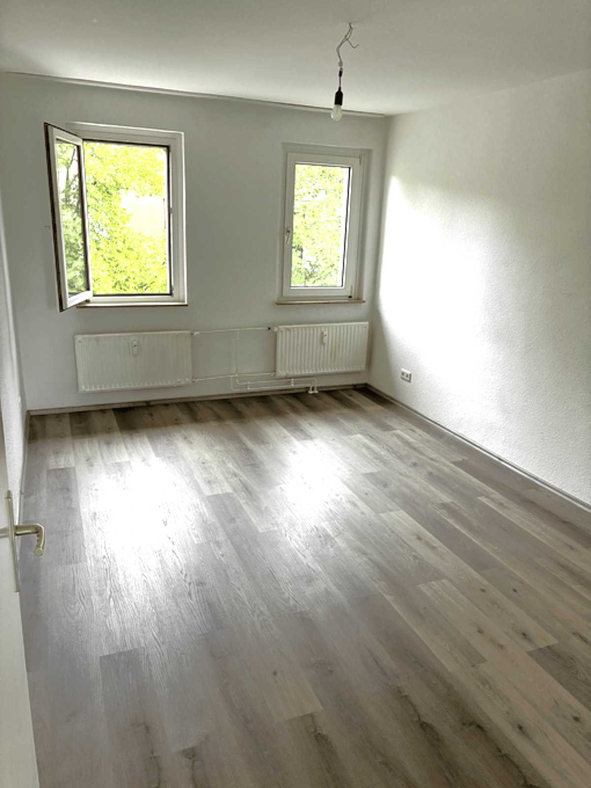 Helle 1-Zimmer-Wohnung mit großer Küche und Tageslichtbad! – 45359 Essen – Bild 1 von 3