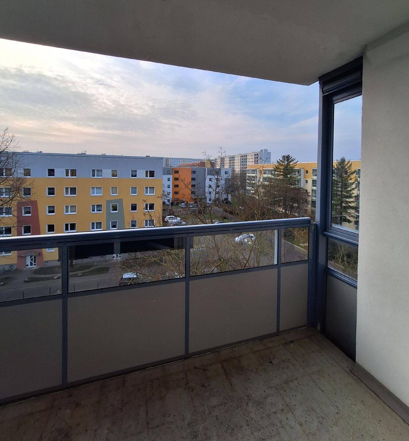 Großer, komfortabler Balkon! – Magdeburg – Vorschaubild 3