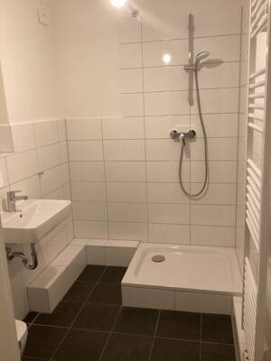 Wo das Leben so spielt - sanierte 2-Zimmer-Wohnung, ab dem 12.06.2026 anmietbar! – 23560 Lübeck – Vorschaubild 3