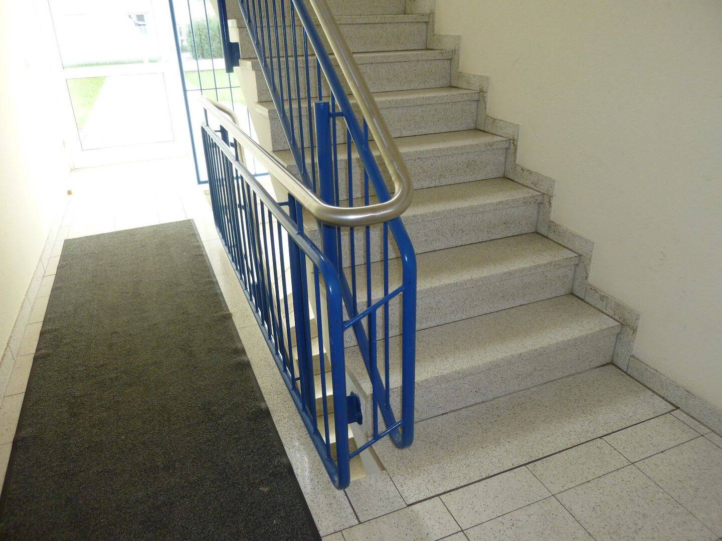 Studis & Azubis aufgepasst: Coole Bude mit Einbauküche + Balkon – Chemnitz – Vorschaubild 6