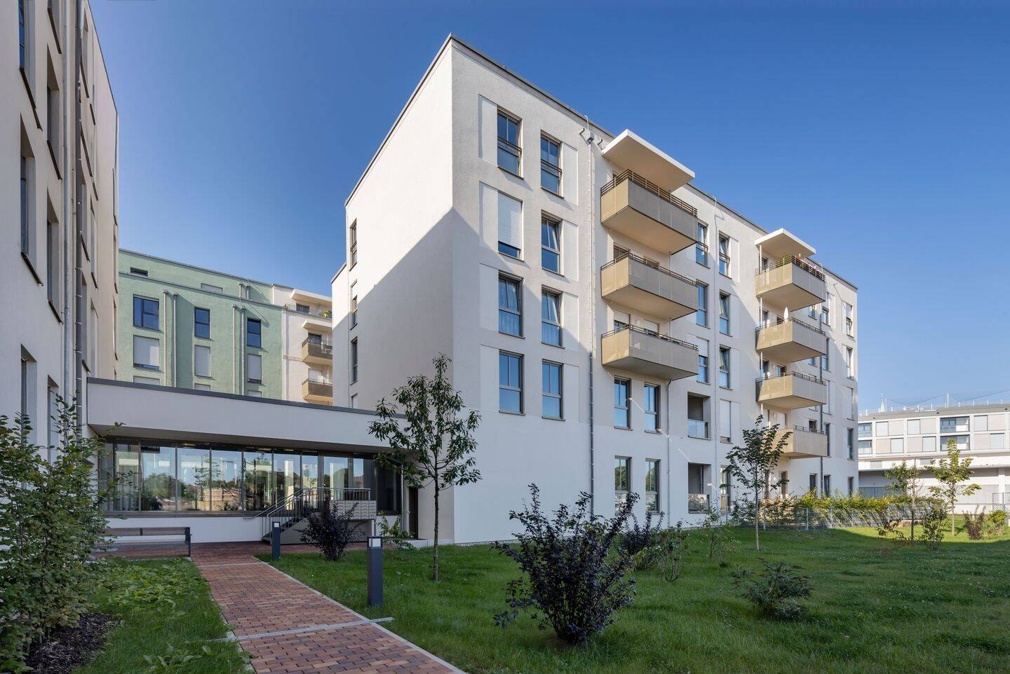 Service-Wohnen für Senioren: Großzügige 2-Zimmer-Wohnung im LUITPOLDVIERTEL – Nürnberg – Vorschaubild 5