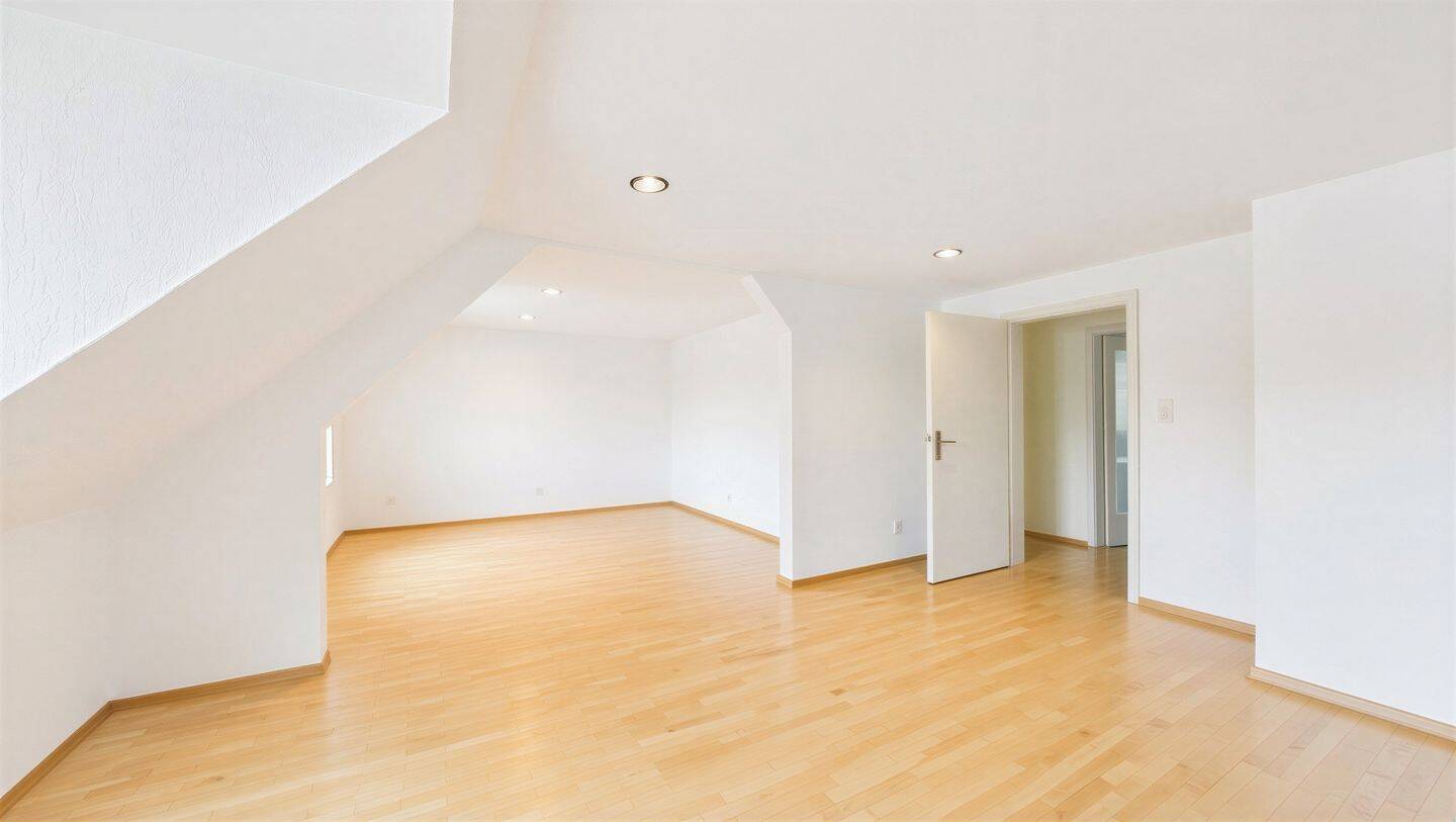HEGERICH: Wärmepumpe beschlossen - vermietete 2-Zimmer-DG-Wohnung – München – Vorschaubild 2