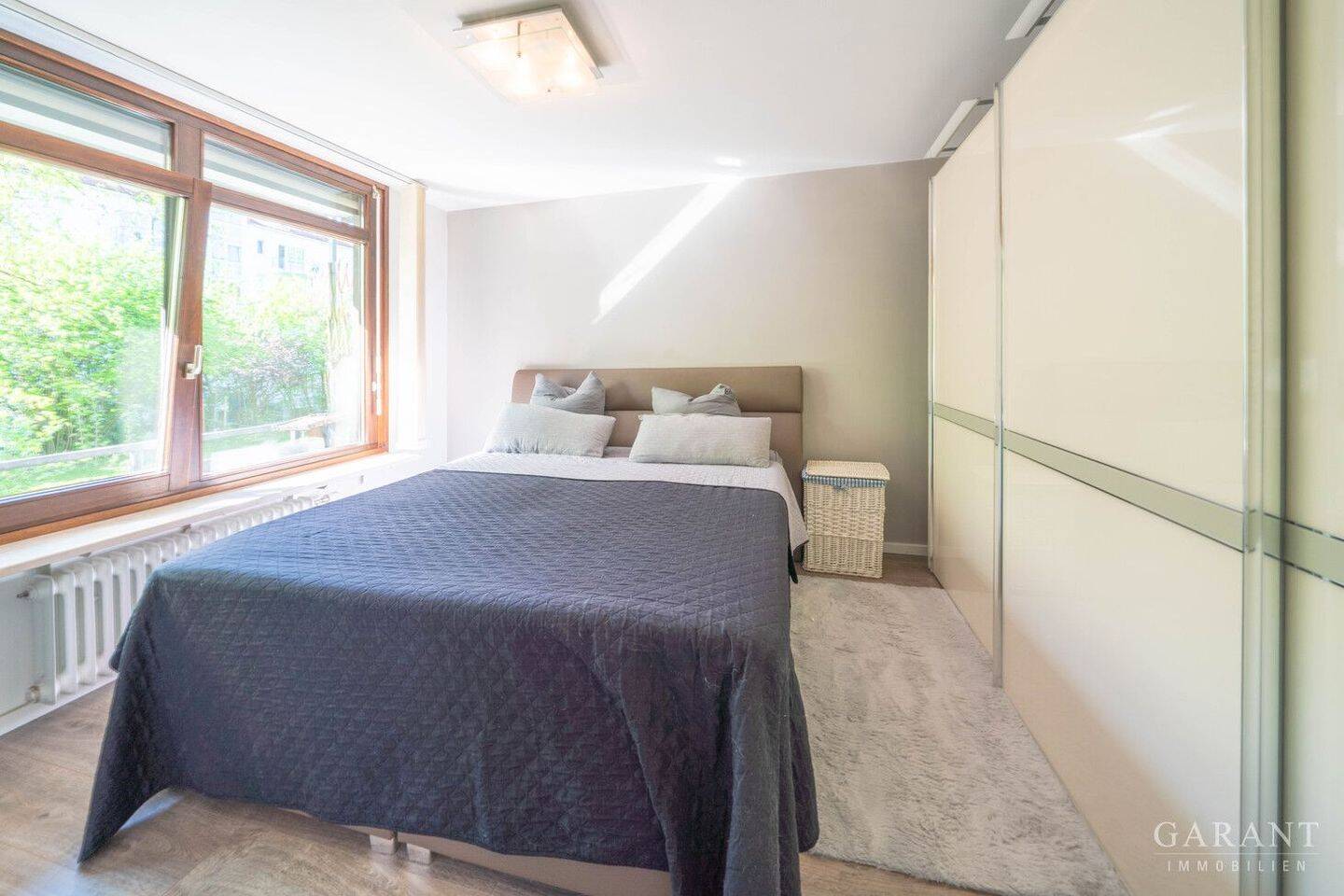 Sonnige und charmante Wohnung mit Balkon und gepflegter Ausstattung – München – Vorschaubild 5