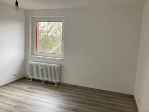 Wohnen mit schönen Weitblick - 3-Zimmerwohnung im 4. OG (ohne Fahrstuhl) – 38226 Salzgitter – Vorschaubild 3