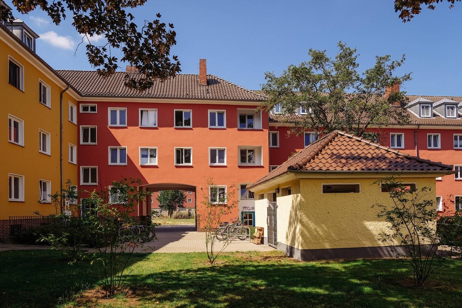 Zimmer innerhalb einer 2er-WG // DG links – Wolfsburg – Vorschaubild 4